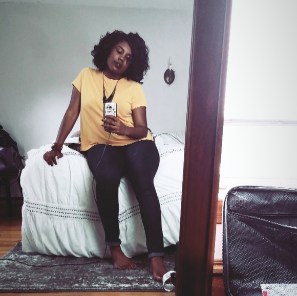 Meet Your Posher, Allison! - Picture 6 of 6